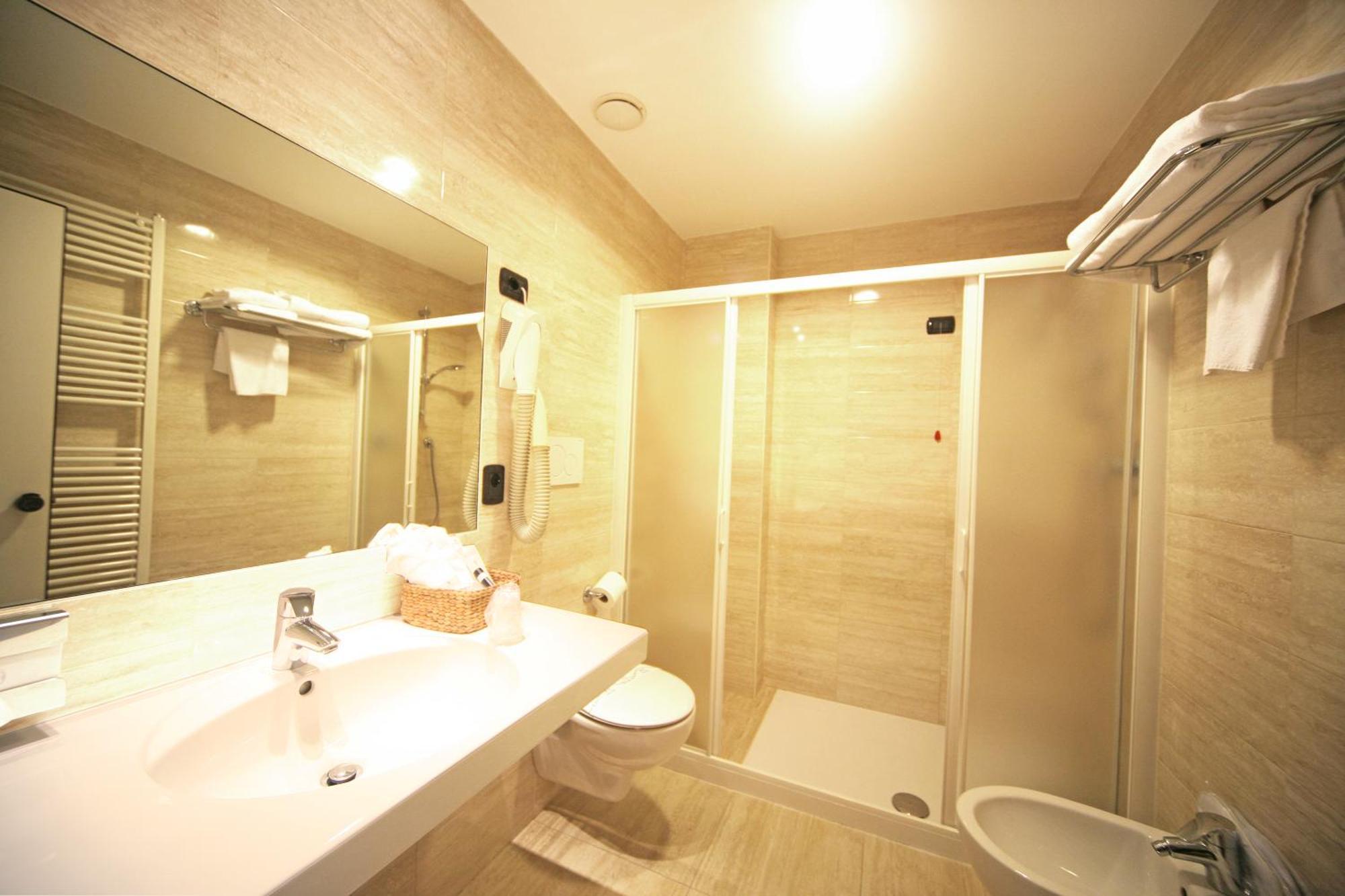 Hotel La Pauel Sirmione Luaran gambar