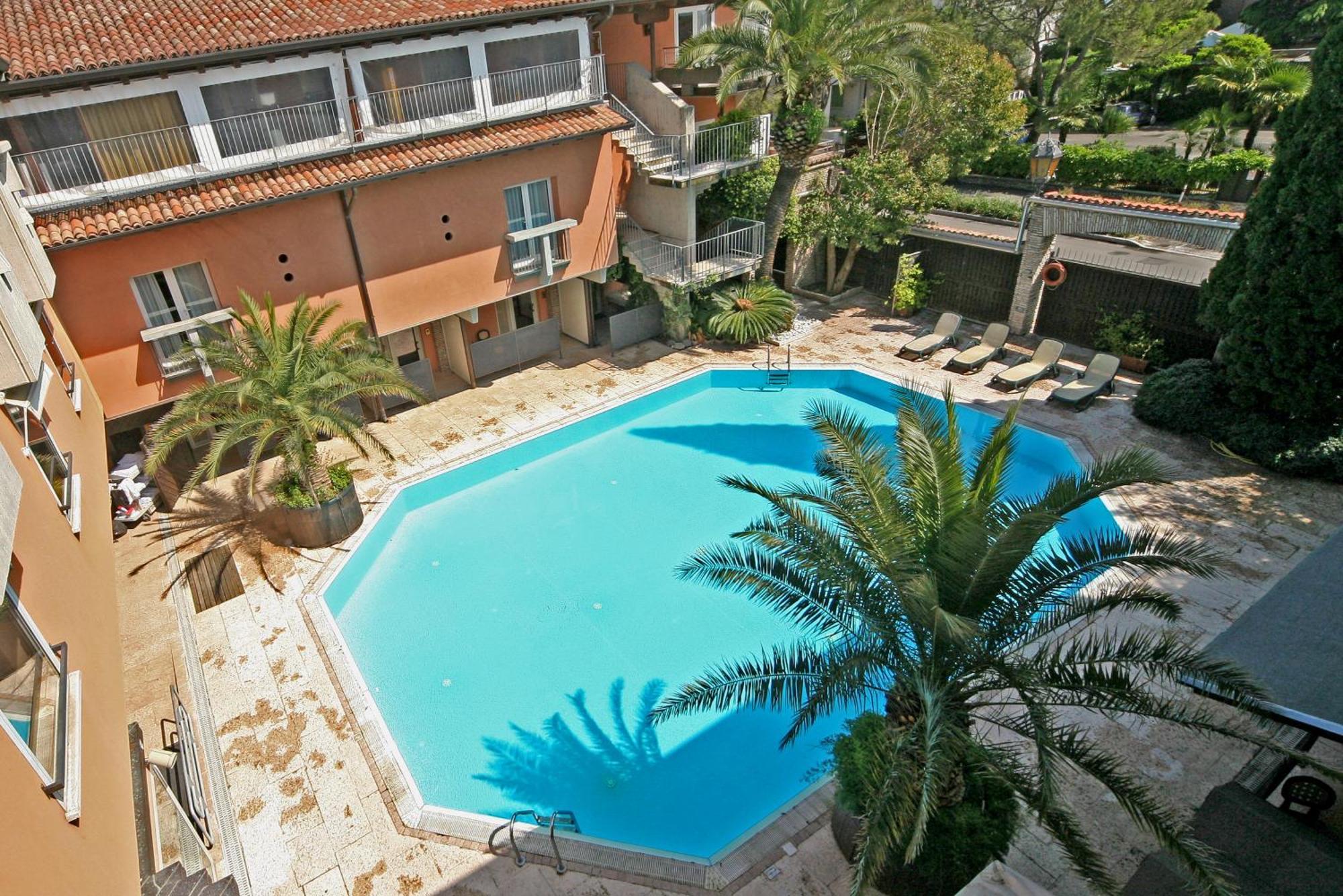 Hotel La Pauel Sirmione Luaran gambar