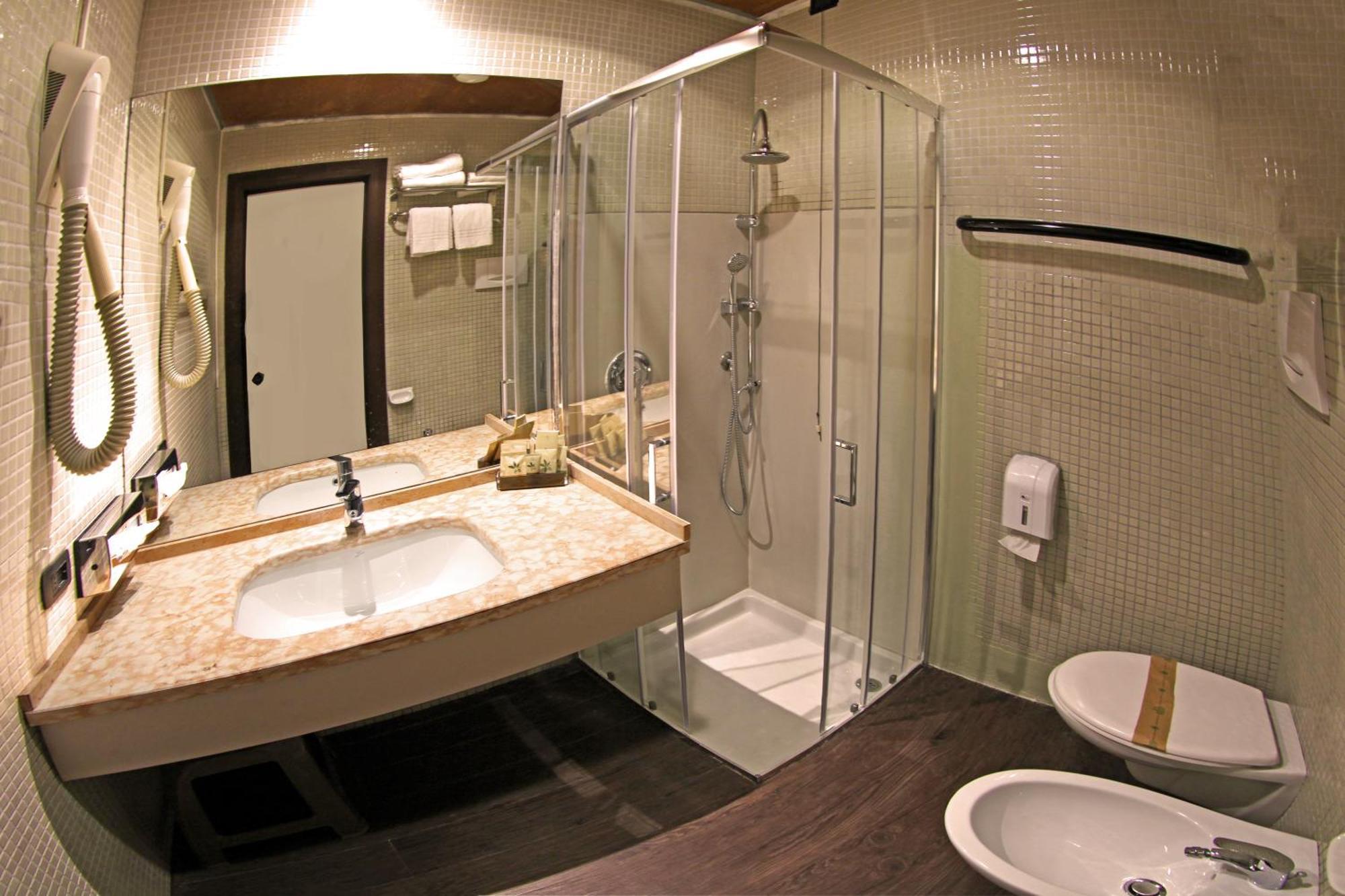 Hotel La Pauel Sirmione Luaran gambar